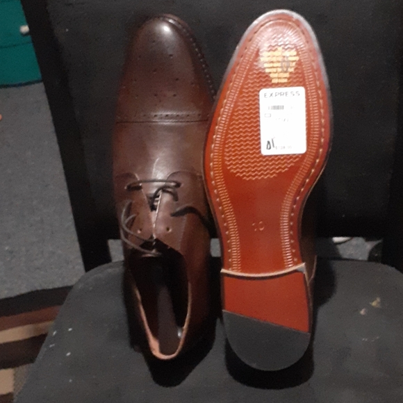 Shoe - Picture 2 of 2